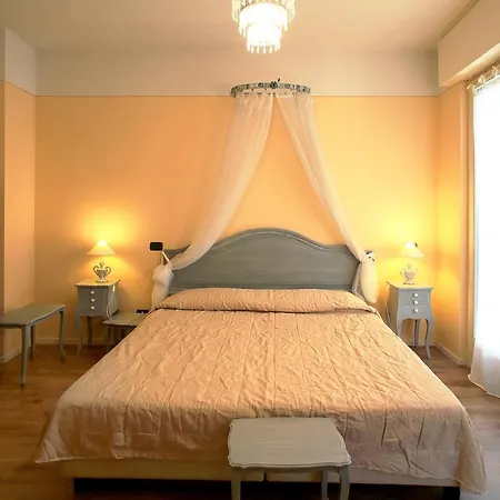 Piazza Umberto I Apartment Torri Del Benaco