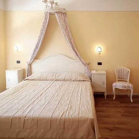 Apartment Piazza Umberto I Torri Del Benaco