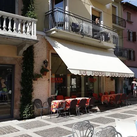 Piazza Umberto I Apartment Torri Del Benaco